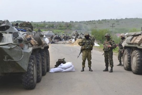 Ucraina a trimis armata să lupte împotriva oraşului separatist Slaviansk. La Odesa a fost BAIE DE SÂNGE